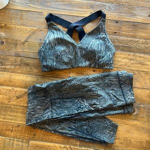 Lululemon cross cross sports bra and leggings set